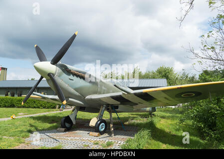 LELYSTAD, Pays-Bas - 15 MAI 2016 : Réplique d'un Supermarine Spitfire à l'Aviodrome aerospace museum Banque D'Images