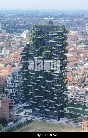 Bosco verticale des tours d'habitation situé dans le quartier de Porta Nuova Banque D'Images