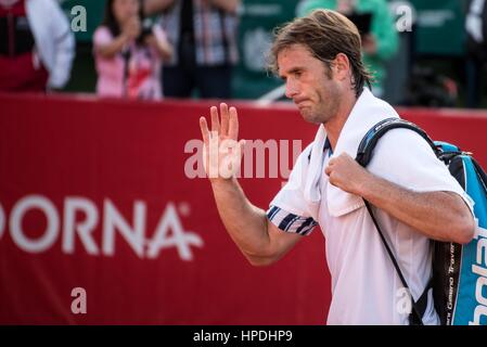 22 avril 2015 : Daniel GIMENO TRAVER-ESP à la fin du match à la Tournoi ATP BRD Nastase au Trophée Tiriac BNR Arenas, Roumanie ROU. Photo : Cronos/Catalin Soare Banque D'Images