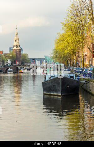 Amsterdam , Pays-Bas - 13 Avril 2016 : l'Amsterdam canal paysage scène Banque D'Images