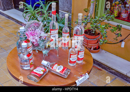 Fragouli's distillerie traditionnelle situé dans la ville de Leucade, à l'île de Lefkada |, dans la mer ionienne, en Grèce Banque D'Images