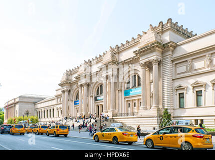 Le Metropolitan Museum of Art, le Musée s'est réuni à l'extérieur, Cinquième Avenue, New York City Banque D'Images