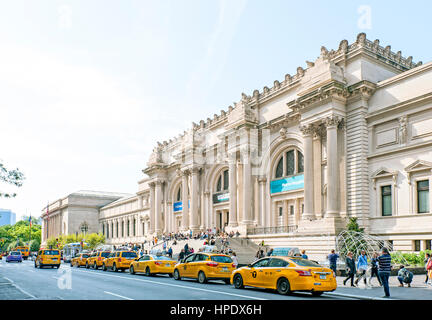 Le Metropolitan Museum of Art, le Musée s'est réuni à l'extérieur, Cinquième Avenue, New York City Banque D'Images