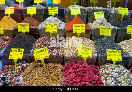 Marché aux épices ou bazar Egyptien, Eminonu, Istanbul, Turquie Banque D'Images