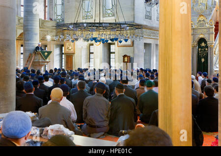 Temps de prière dans la Mosquée Sultan Eyup, Istanbul. La Turquie Banque D'Images