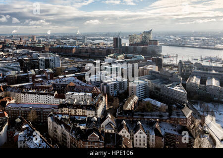 Hambourg (Allemagne) - Vue aérienne paysage urbain de la tour de saint'église Saint-Michel dans le quartier de Neustadt à Hambourg Banque D'Images