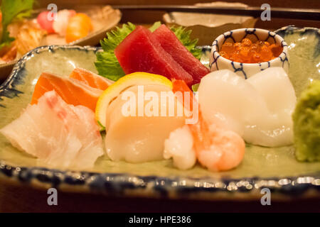 Sashimi délicieux sur une plaque - Soft focus, balance des blancs à l'écoute Banque D'Images