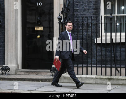 L'Irlande du Nord Secrétaire James Brokenshire en laissant 10 Downing Street, Londres, après la réunion hebdomadaire du cabinet. Banque D'Images