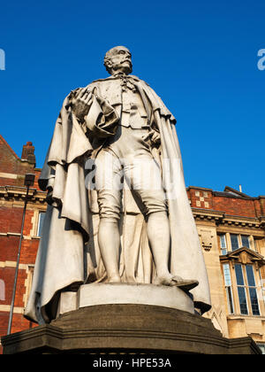 Statue en pierre de Portland de Charles Henry Wilson 1833 à 1907 Érigé en 1907 près du Guildhall dans le Yorkshire de Hull, en Angleterre Banque D'Images