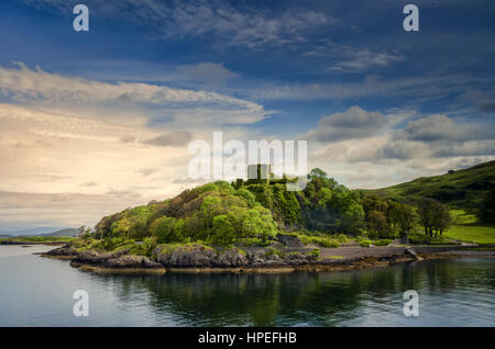 Château Dunollie par temps ensoleillé, Oban, Scotland Banque D'Images