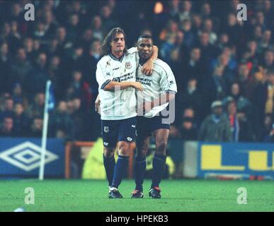 DAVID GINOLA & LES FERDINAND EVERTON V Tottenham Hotspur 29 Novembre 1997 Banque D'Images