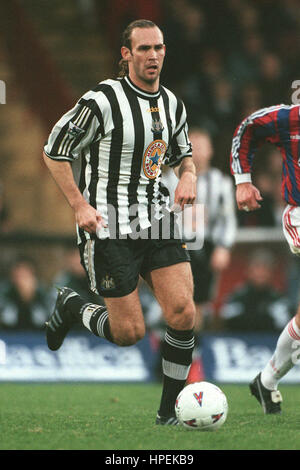 DARREN PEACOCK NEWCASTLE UNITED FC 01 Décembre 1997 Banque D'Images