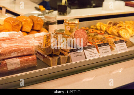 Pate comptoir à Les Halles de Lyon, Paul Bocuse Banque D'Images