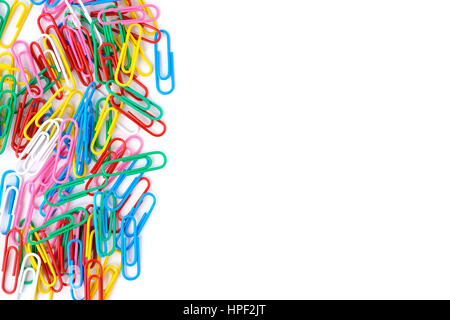 Trombones colorés sur fond blanc, isolé Banque D'Images