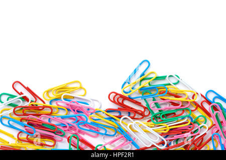 Trombones colorés sur fond blanc, isolé Banque D'Images