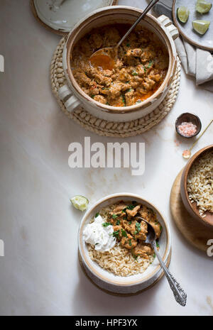 CURRY DE POULET AU YAOURT SIMPLE Banque D'Images