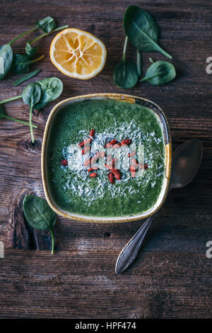 Poire, de la banane et de l'épinard bol smoothie Banque D'Images