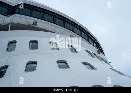 Traverser l'océan Atlantique Nord gris ardoise sur le paquebot Queen Mary 2 Banque D'Images