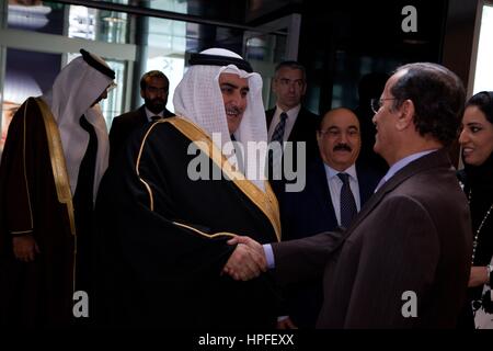 Paris, France. 21 février 2017. UNESCO - Roi Hamad Bin Isa Al-Khalifa, pour l'utilisation des technologies de l'information et de la Communication dans l'éducation, Paris, France. S.e. Sheikh Khalid Bin Ahmed Bin Mohammed Al Khalifa, Ministre des affaires étrangères, Freign le Royaume de Bahreïn. Credit : Ania Freindorf/Alamy Live News Banque D'Images