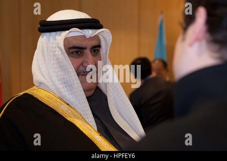 Paris, France. 21 février 2017. UNESCO - Roi Hamad Bin Isa Al-Khalifa, pour l'utilisation des technologies de l'information et de la Communication dans l'éducation, Paris, France. S.e. Sheikh Khalid Bin Ahmed Bin Mohammed Al Khalifa, Ministre des affaires étrangères, Freign le Royaume de Bahreïn. Credit : Ania Freindorf/Alamy Live News Banque D'Images