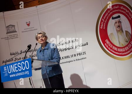 Paris, France. 21 février 2017. UNESCO - Roi Hamad Bin Isa Al-Khalifa, pour l'utilisation des technologies de l'information et de la Communication dans l'éducation, Paris, France. Mme Irina Bokova, directeur général de l'UNESCO. Credit : Ania Freindorf/Alamy Live News Banque D'Images