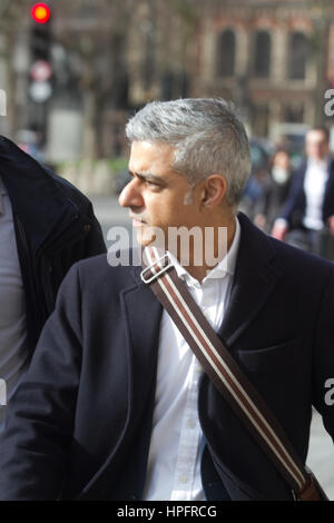 London UK. 22 février 2017. Le maire de Londres Sadiq Khan arrive au Parlement de Westminster : Crédit amer ghazzal/Alamy Live News Banque D'Images