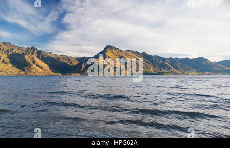 Queenstown, Otago, Nouvelle-Zélande. Sur le lac Wakatipu de Walter Peak, soir. Banque D'Images