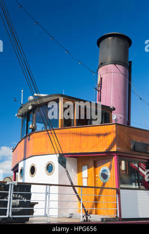 Queenstown, Otago, Nouvelle-Zélande. Bridge et l'entonnoir de la TSS Earnslaw steamship historique. Banque D'Images