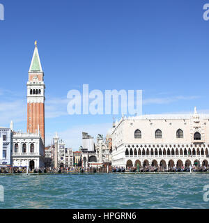 Le Campanile et du palais des Doges sur la place San Marco à Venise Banque D'Images