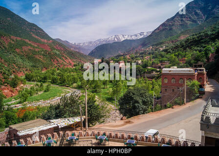 Vue panoramique à la montagne Atlas en Afrique, Maroc. Banque D'Images