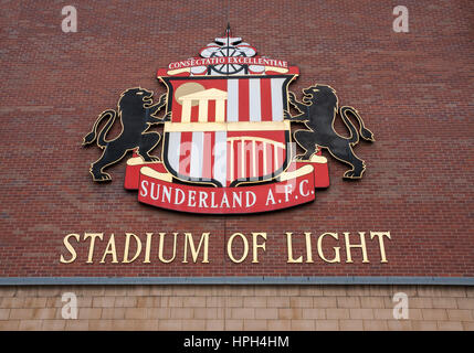 L'emblème du Club de Football Sunderland sur le mur au stade de la lumière. Banque D'Images