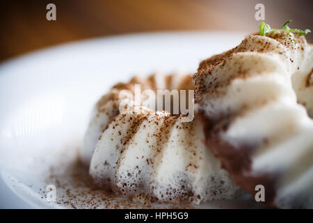 Panna cotta chocolat au lait sucré Banque D'Images