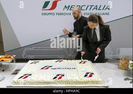 Milan, février 2017 - présentation de la nouvelle Polo, Mercitalia groupement des sociétés du groupe FS italiennes opérant dans le secteur du transport et de la logistique Banque D'Images