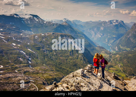Point de vue de Dalsnibba,à droite en arrière-plan Le Geirangerfjord, More og Romsdal (Norvège) Banque D'Images