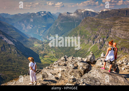 Point de vue de Dalsnibba, en arrière-plan Le Geirangerfjord, More og Romsdal (Norvège) Banque D'Images