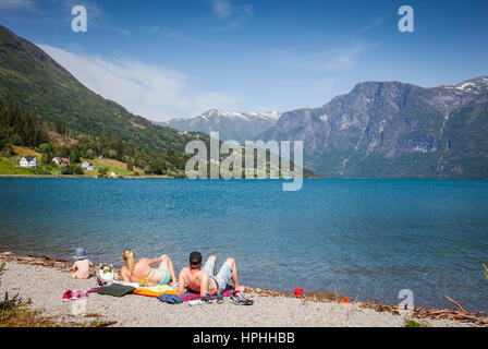 Strynsvatnet près du village du lac Hjelle, Sogn og Fjordane, Norvège Banque D'Images