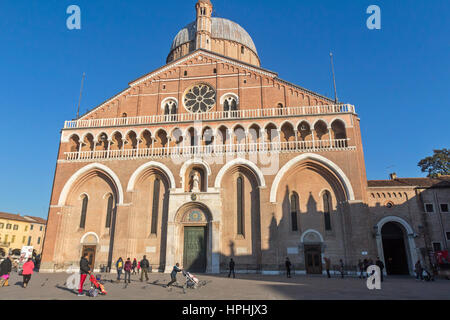 Une vue extérieure de la Basilique Saint-Antoine de Padoue, Italie. Banque D'Images