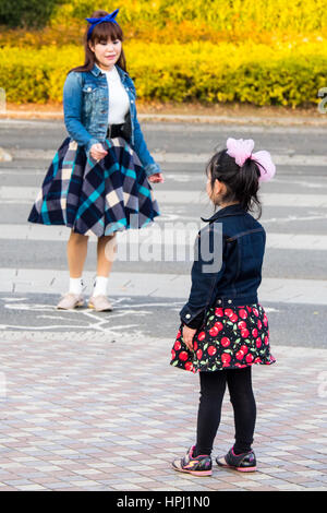 Les membres du Club Tokyo Rockabilly dansant dans Parc Yoyogi, Shibuya, Tokyo, un dimanche après-midi. Banque D'Images