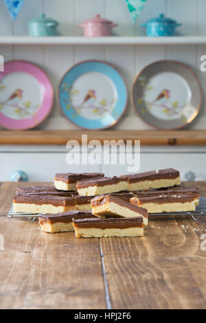 Sablés au caramel / millionnaires shortbread Banque D'Images