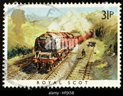 Royaume-uni - circa 1985 : un timbre-poste utilisé britannique montrant le train Royal Scot, vers 1985 Banque D'Images