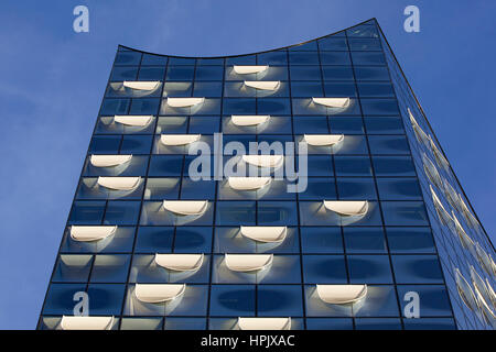 Façade en verre, Elbe Philharmonic Hall, Hafencity, Hambourg, Allemagne Banque D'Images