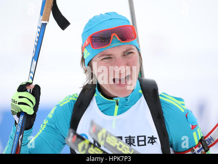 Sapporo, Japon. Feb 23, 2017. Galina Vishnevskaya du Kazakhstan réagit après le sprint 7,5 km femmes du biathlon au Sapporo 2017 Jeux Asiatiques d'hiver à Sapporo, Japon, le 23 février 2017. Galina Vishnevskaya réclamé le titre de l'événement en 20 minutes et 32,6 secondes. Credit : Liao Yujie/Xinhua/Alamy Live News Banque D'Images