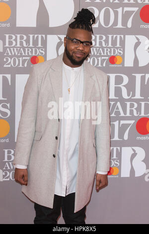 Londres, Royaume-Uni. 22 février 2017. MNEK. Tapis rouge pour les arrivées 2017 BRIT Awards à l'O2 Arena. © Bettina Strenske/Alamy Live News Banque D'Images