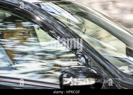 Kuala Lumpur, Malaisie. Feb 23, 2017. Homme Unidentify chasse seul de l'ambassade de la Corée du Nord le 23 février 2017 à Kuala Lumpur, Malaisie. Crédit : Chris Jung/ZUMA/Alamy Fil Live News Banque D'Images