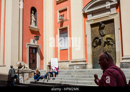 Façade de l'église de la Mère de Dieu,dans la rue Swietojanska,Varsovie, Pologne Banque D'Images