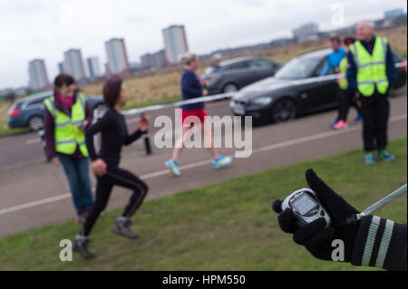 Sur Aberdeen ParkRun Esplanade - un fun run hebdomadaire organisé par des bénévoles Banque D'Images