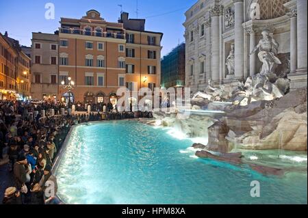 La fontaine de Trevi à Rome, Italie, 17 mars 2016 © Crédit Fabio Mazzarella/Sintesi/Alamy Stock Photo Banque D'Images