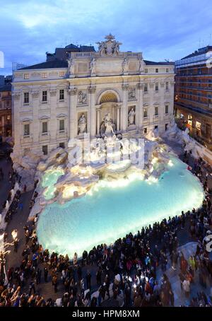 La fontaine de Trevi à Rome, Italie, 17 mars 2016 © Crédit Fabio Mazzarella/Sintesi/Alamy Stock Photo Banque D'Images