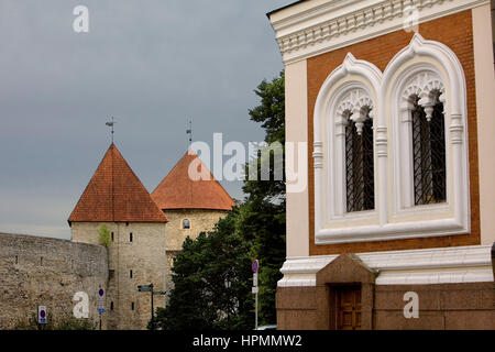 Détail de la cathédrale Alexander Nevsky et de la vieille ville de Tallinn Estonie,murs, Banque D'Images