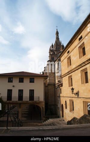 La Basilique Begona, un 16e siècle église dédiée au saint patron de Gascogne, la Vierge Begona, à la fin de l'escalier de Mallona Calzadas Banque D'Images